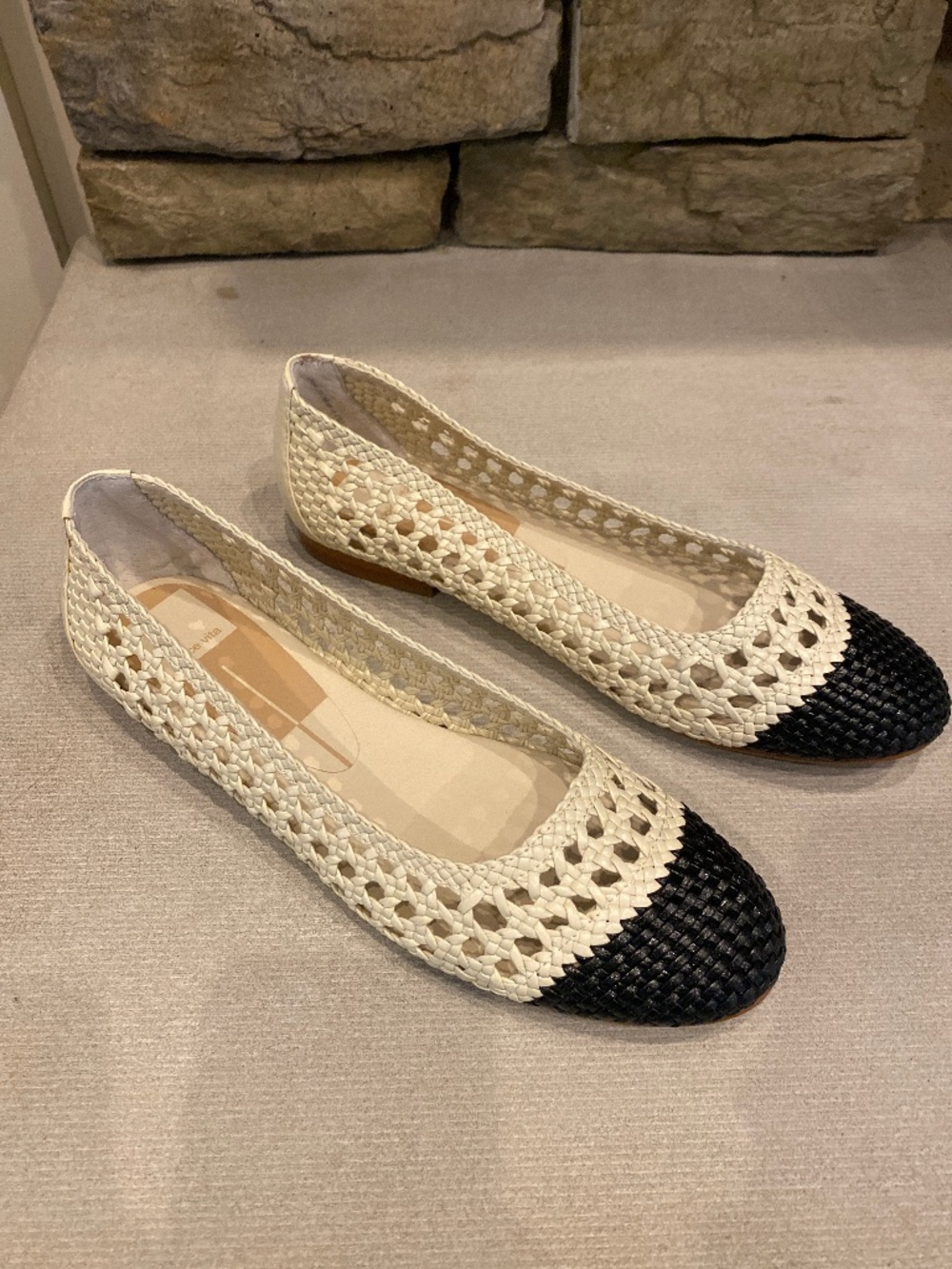 Dolce Vita Cátia Bone Black Woven Flats Size 7.5